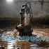 Máy bơm chìm nước thải mùa mưa – Cách chọn đúng để tránh tắc nghẽn và cháy bơm
